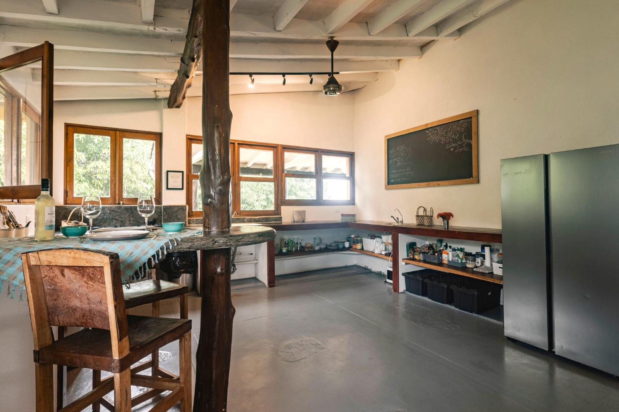 Venao Surf Lodge Плая Венао Екстериор снимка